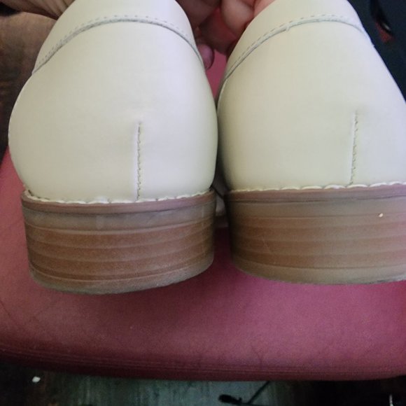 Jones New York Cream Loafers - Picture 2 of 5